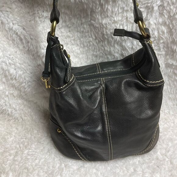 Fossil Black leather bucket style shoulder bag stitch accent & brass hardwares - Picture 6 of 13